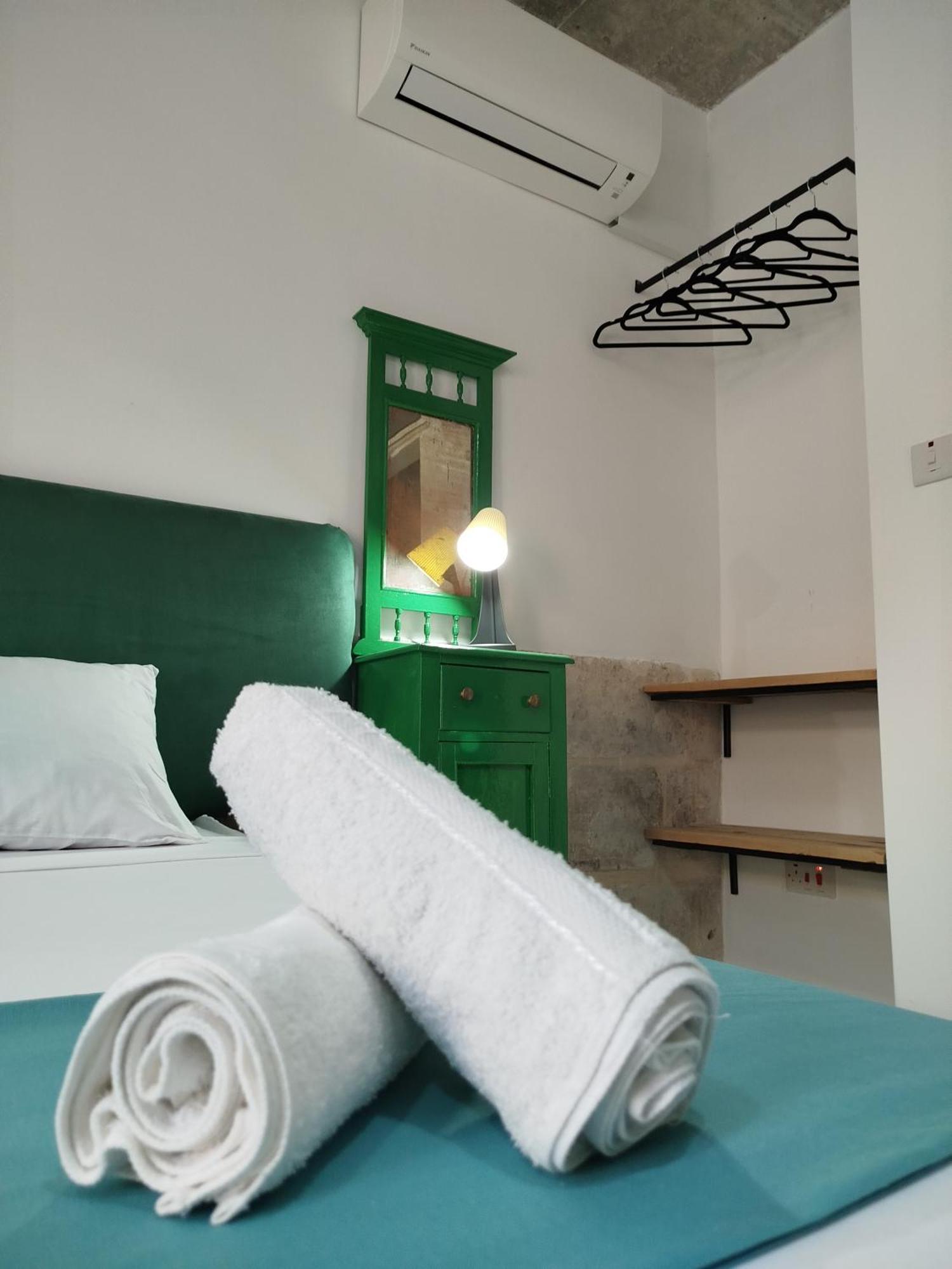 Limestone Sun Suites Sliema Quarto foto