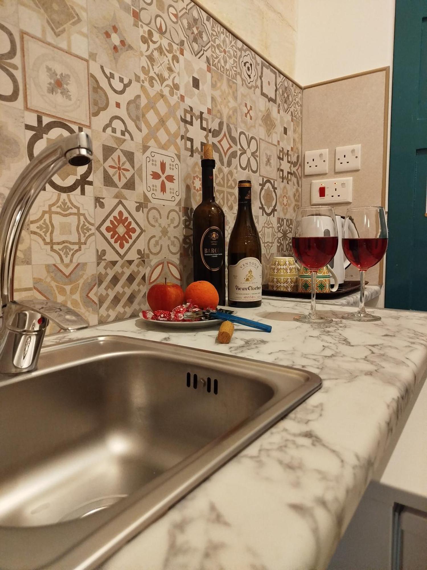 Limestone Sun Suites Sliema Exterior foto